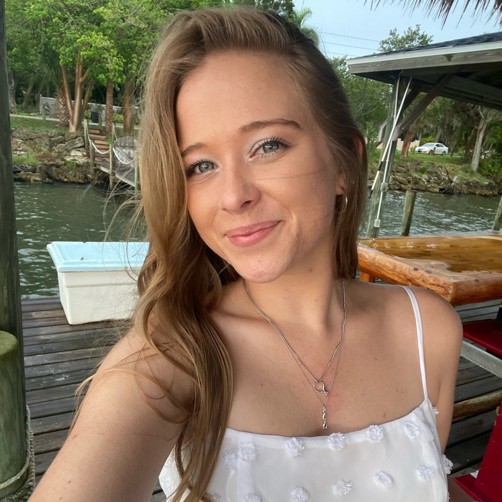 Meet your Posher, Caroline